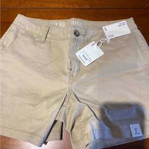 Women’s Khaki Shorts